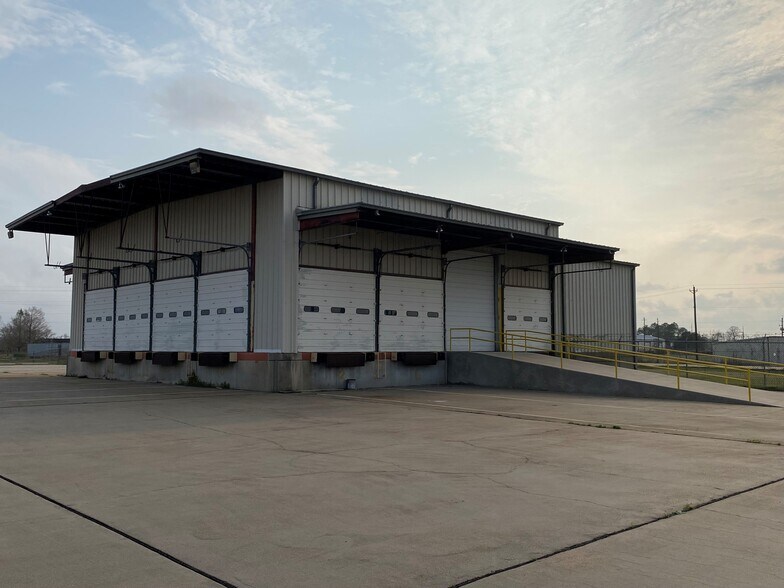More Photos Of 140 Industrial Park Dr dr, Bay City Industrial For Sale