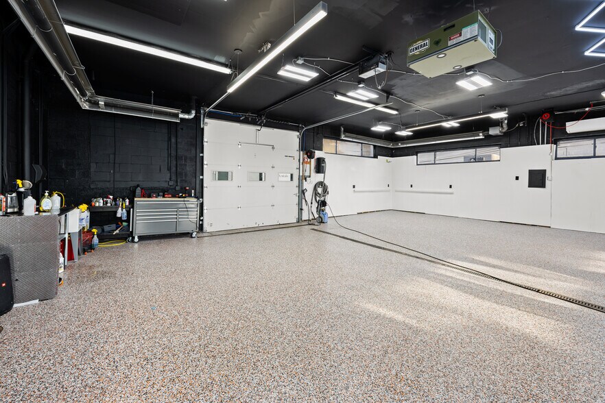 More Photos Of 180 Commerce Dr, Fairfield Auto Dealership For Sale