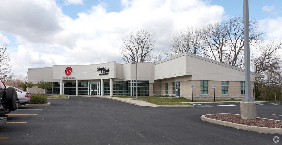 More Photos Of 7340 Crossing Pl, Fishers Medical For Lease