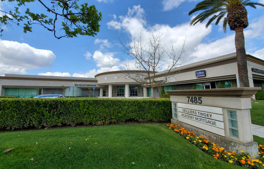 Primary Photo Of 7475 N Palm Ave, Fresno Office For Lease