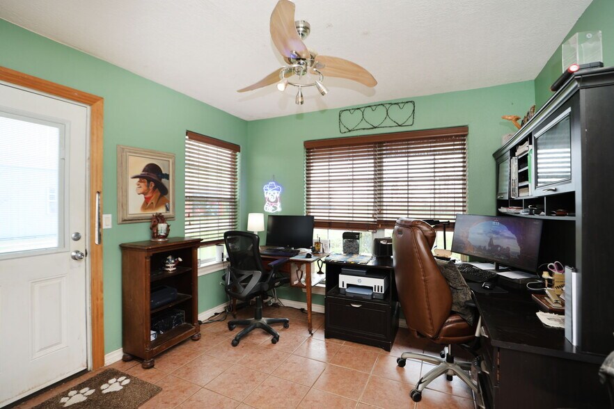 More Photos Of 10191 Bonner Rd, Pattison Specialty For Sale