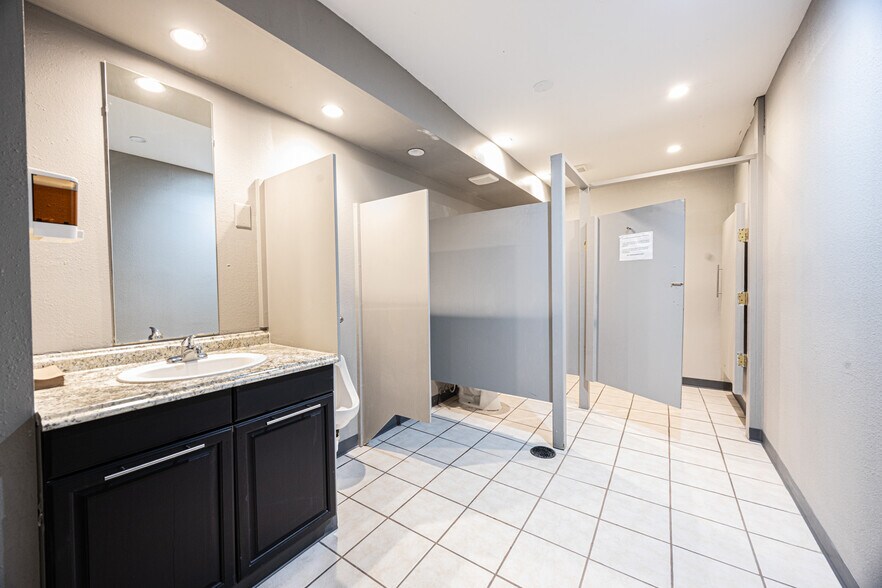 More Photos Of 2260 E 88th Ave, Denver Office Residential For Sale