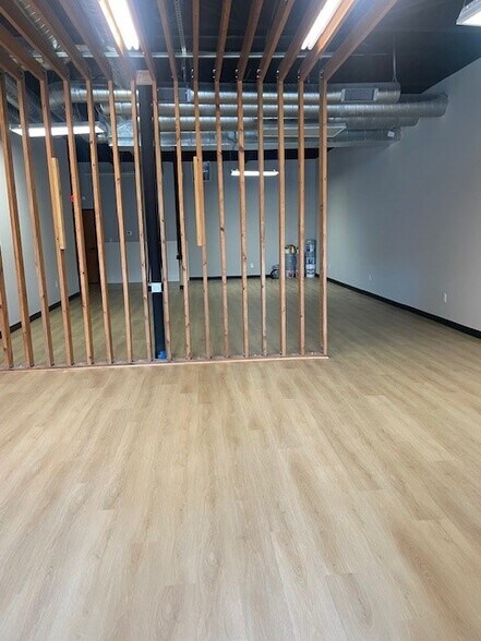 More Photos Of 530 S Main St, Grapevine Freestanding For Lease