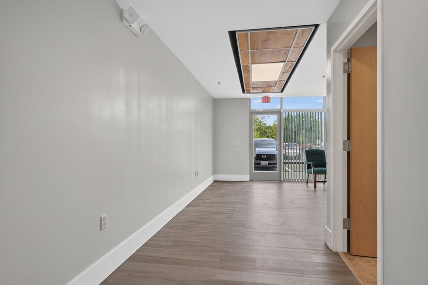 More Photos Of 1060-1090 Loftis Blvd, Newport News Office Residential For Sale