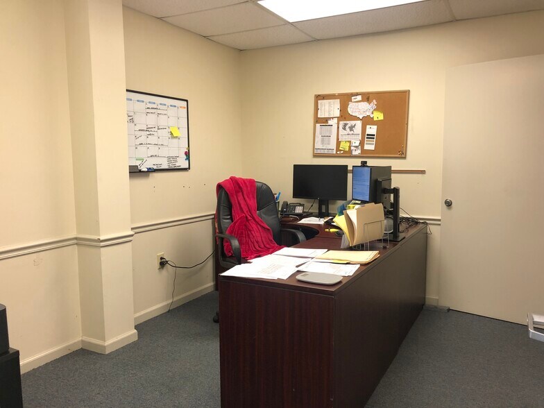 More Photos Of 1006 Bankton Cir, Hanahan Light Manufacturing For Lease