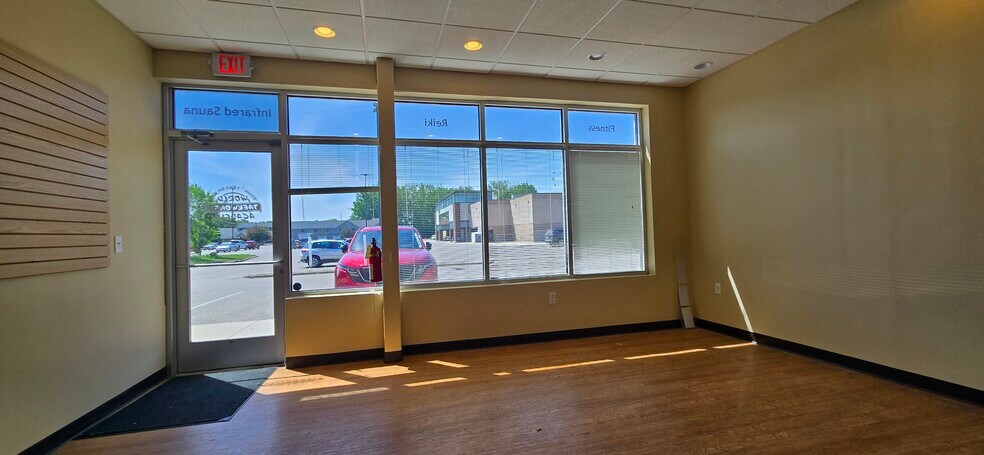 More Photos Of 700 Norway Dr, Annandale Freestanding For Lease