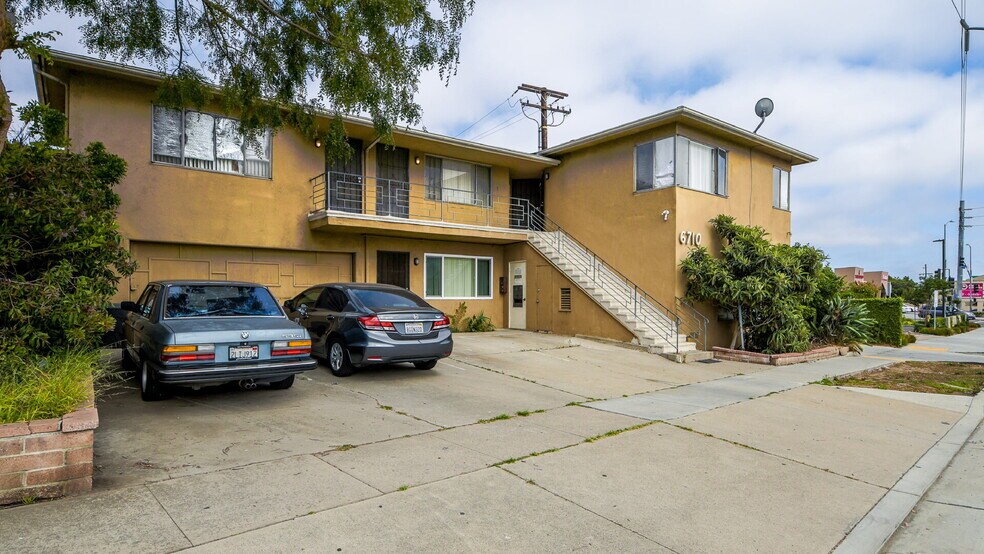 More Photos Of 632 W Hillsdale St, Inglewood Apartments For Sale