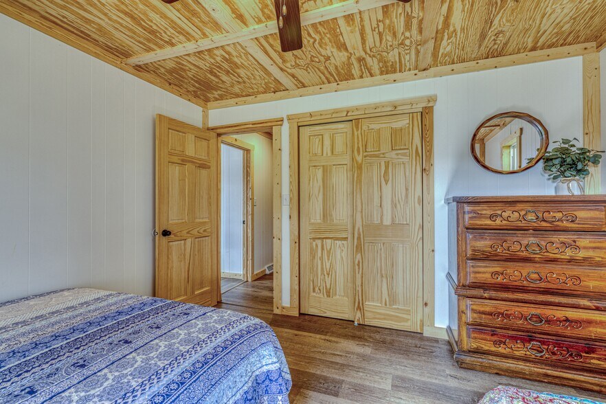 More Photos Of 8372 E Flowage Ln, Gordon Multifamily For Sale