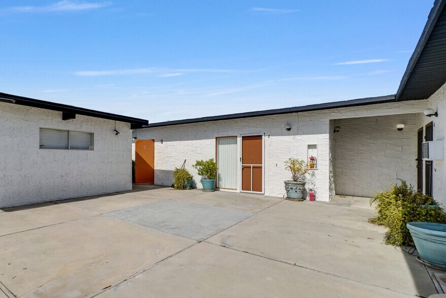 More Photos Of 1900 E Baristo Rd, Palm Springs Apartments For Sale