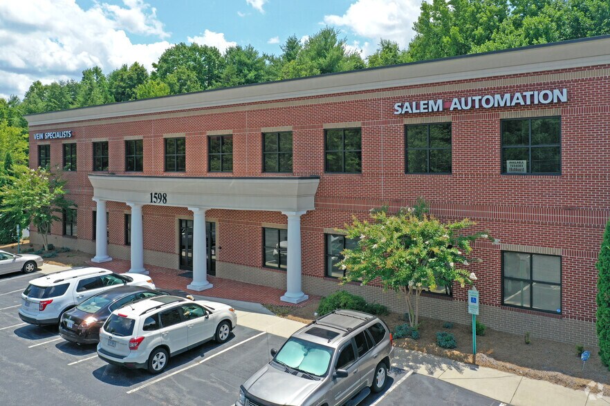 More Photos Of 1598 Westbrook Plaza Dr, Winston-Salem Office For Lease