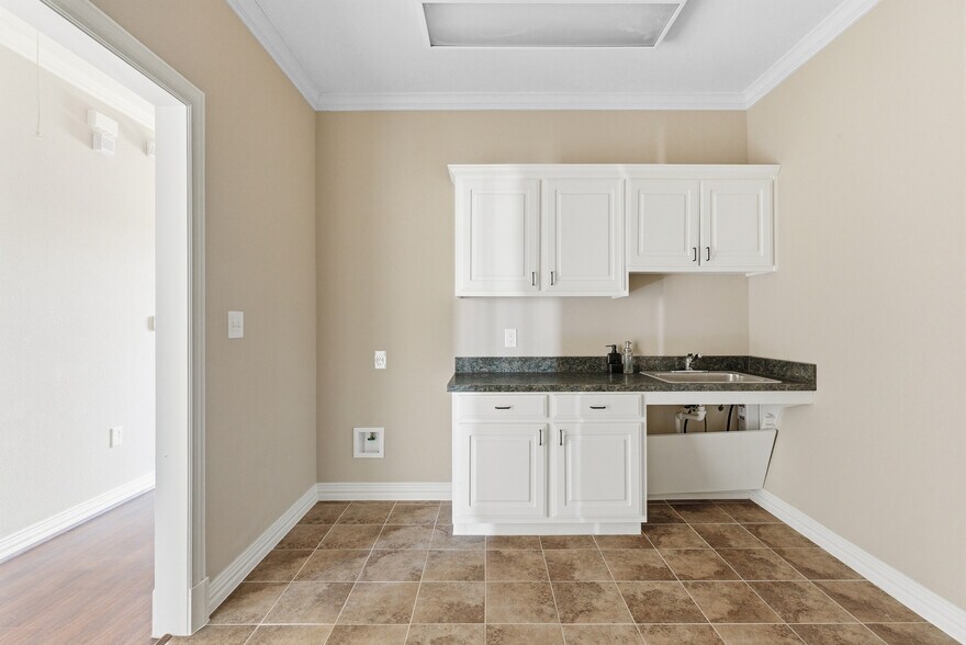 More Photos Of 8951 Collin McKinney Pky, McKinney Unknown For Lease