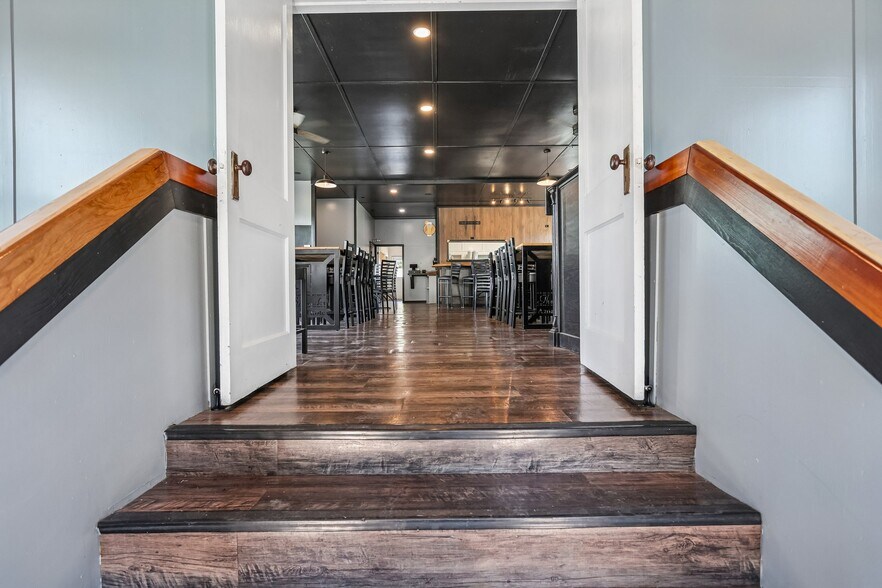 More Photos Of 206 W Spruce St, Gillespie Religious Facility For Sale
