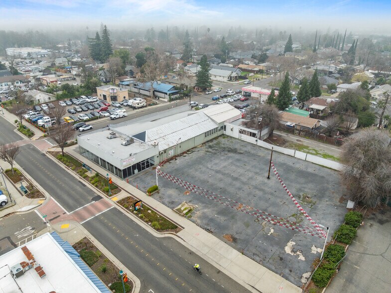 More Photos Of 440 Riverside Ave, Roseville Auto Dealership For Lease