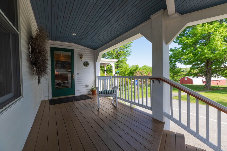 More Photos Of 11 Inn Rd, Hallowell Hospitality For Sale