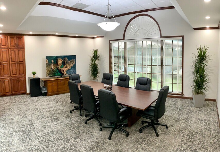 More Photos Of 503 S Main St, Mauldin Loft Creative Space For Lease