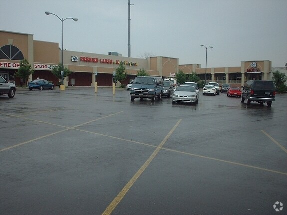 More Photos Of 7100-7150 Cooley Lake Rd, Waterford General Retail For Sale