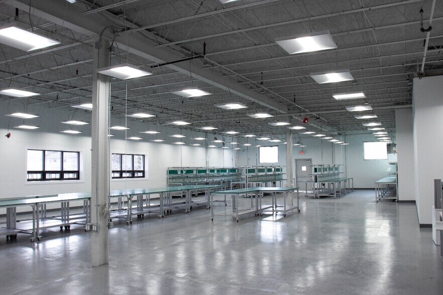 More Photos Of 1560 Fifth Ave, Bay Shore Warehouse For Sale