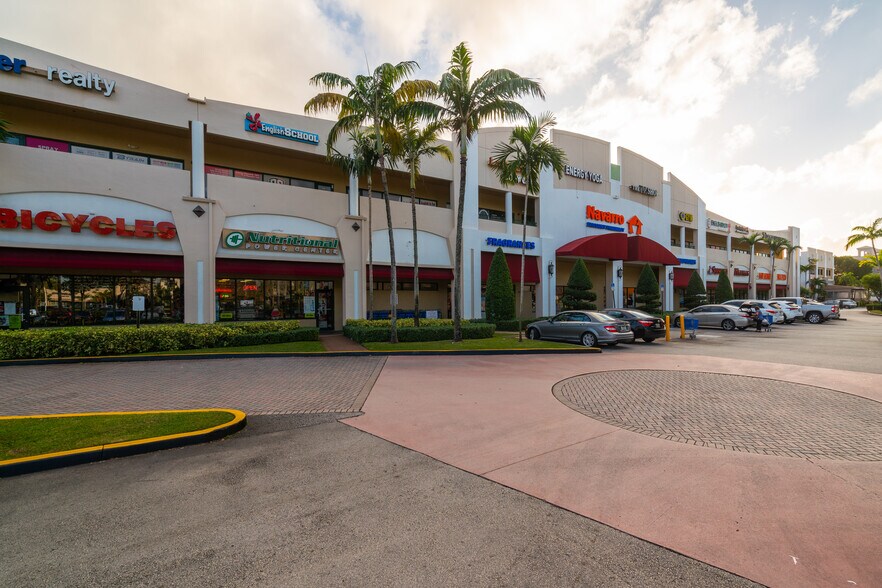 More Photos Of 11402 Doral Blvd, Miami Unknown For Lease