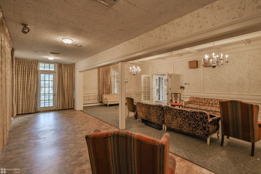 More Photos Of 1619 W Hamilton St, Allentown Funeral Home For Sale