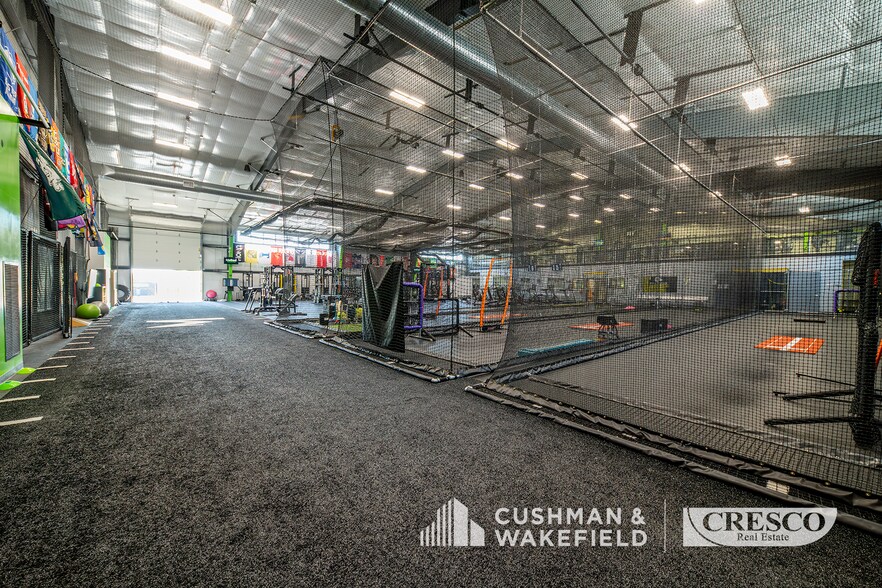 More Photos Of 7725 Victory Ln, North Ridgeville Warehouse For Lease