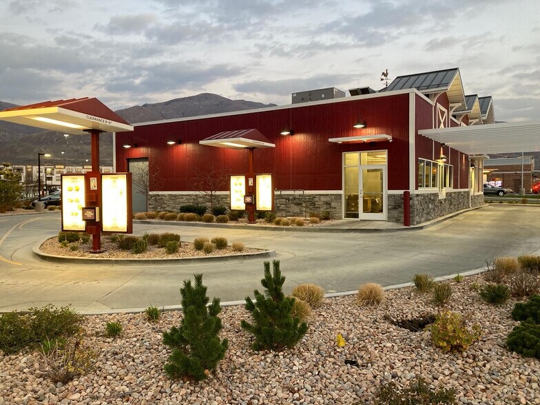 More Photos Of 504 N Station Pky, Farmington Restaurant For Sale