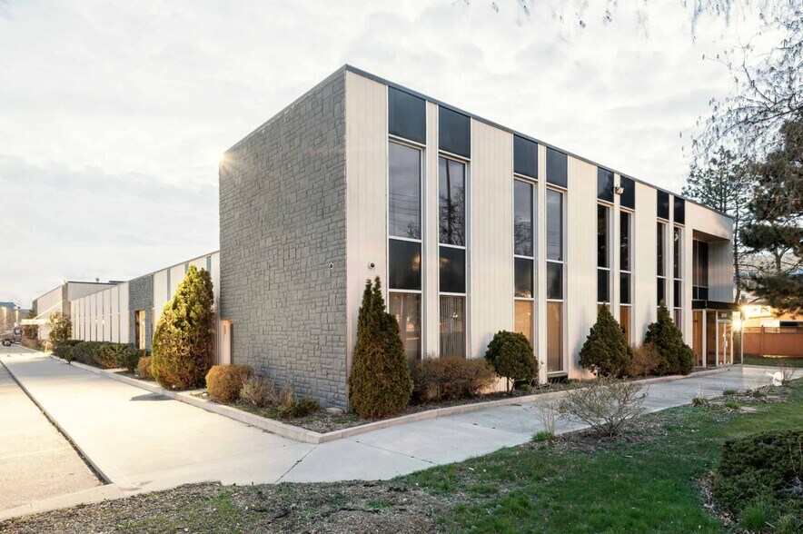 Primary Photo Of 2562 Stanfield Rd, Mississauga Light Distribution For Lease