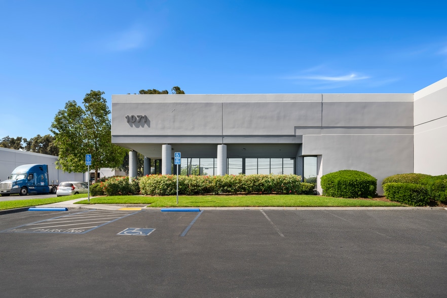 More Photos Of 1101-1149 W 9th St, Upland Unknown For Lease