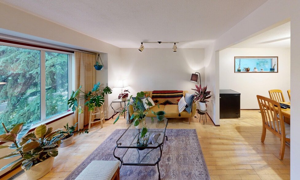 More Photos Of 7914-7916 110 St NW, Edmonton Apartments For Sale