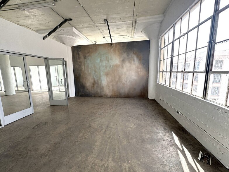 More Photos Of 1048 Santee St, Los Angeles Warehouse For Lease