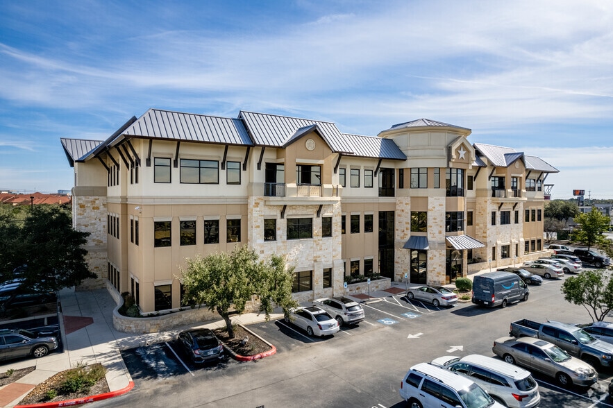 More Photos Of 18756 Stone Oak Pky, San Antonio Office For Lease