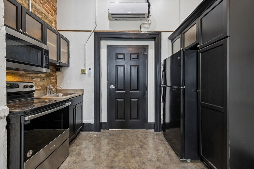 More Photos Of 217 E Deadrick St, Jackson Apartments For Sale