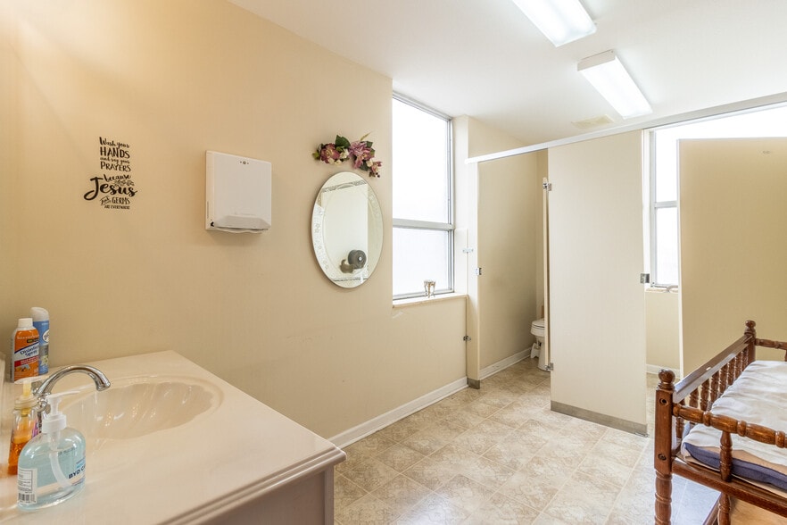 More Photos Of 5502 Dayton Blvd, Chattanooga Religious Facility For Sale