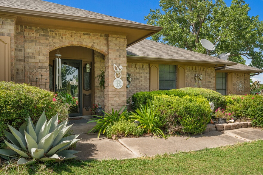 More Photos Of 5792 FM 6, Josephine Showroom For Sale