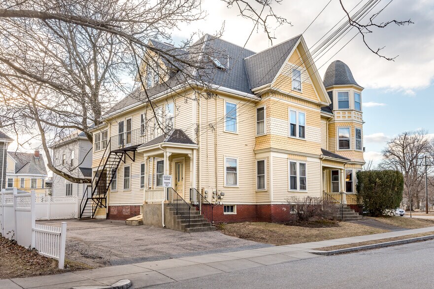 More Photos Of 173 Mount Auburn St, Watertown Medical For Sale