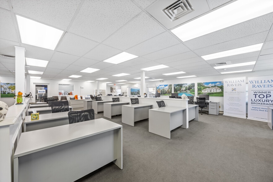 More Photos Of 179 N Broad St, Milford Medical For Lease