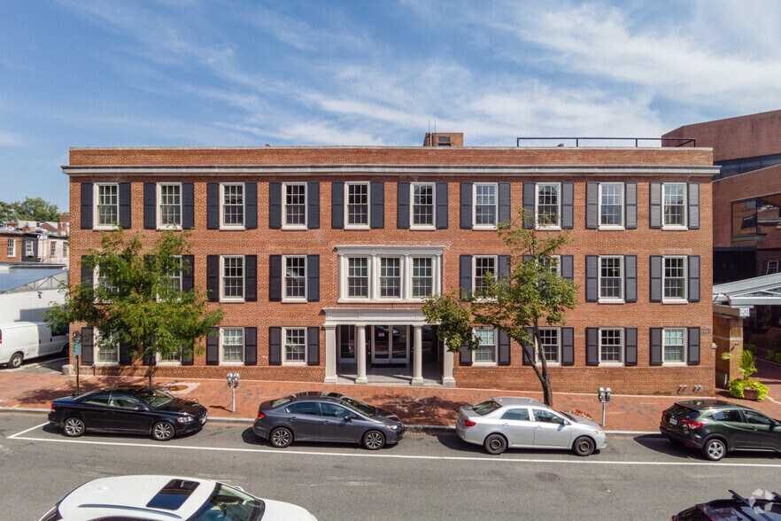 More Photos Of 1115 30th St NW, Washington Office For Lease