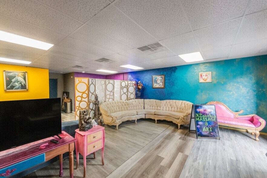 More Photos Of 1626 49th St S, Gulfport Storefront Retail Residential For Sale