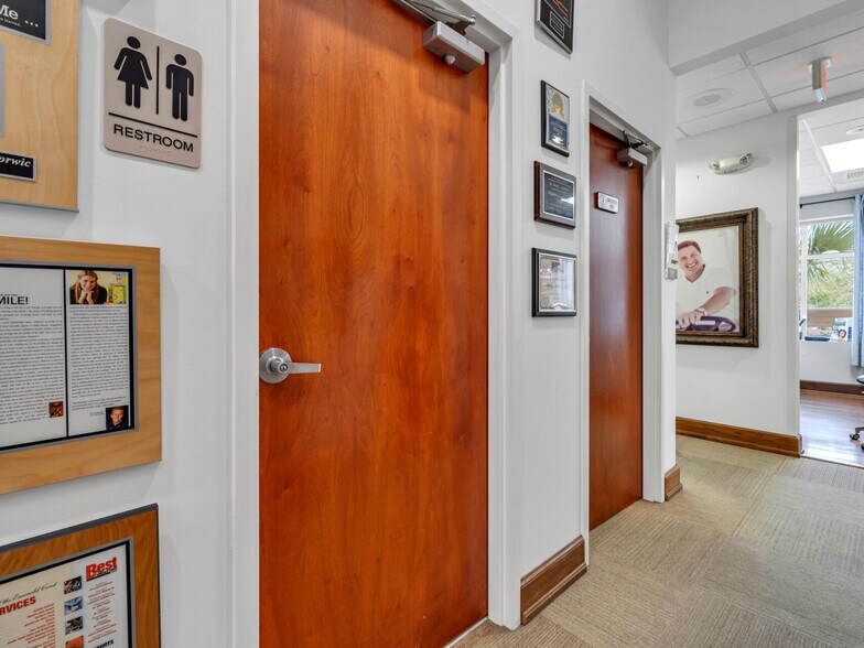 More Photos Of 4635 Gulfstarr Dr, Destin Medical For Sale