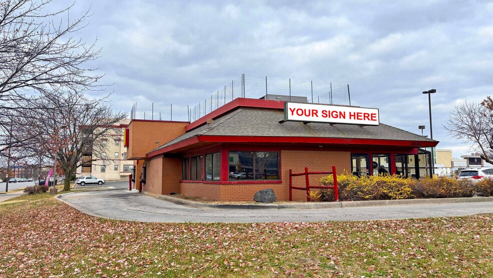 Primary Photo Of 3134 Prospect Ave, Kansas City Fast Food For Sale