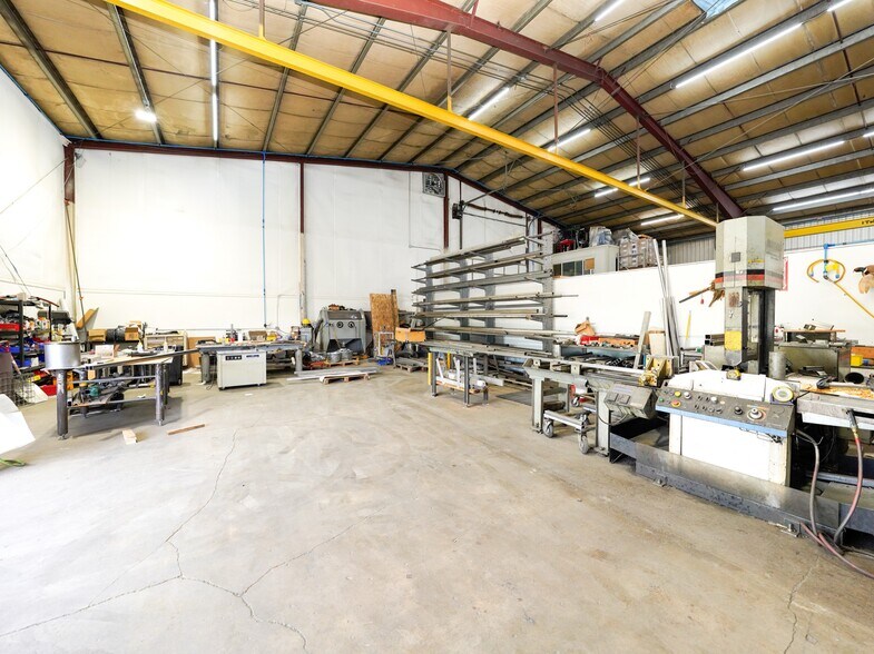 More Photos Of 2079 Deschutes Dr, Stayton Manufacturing For Lease
