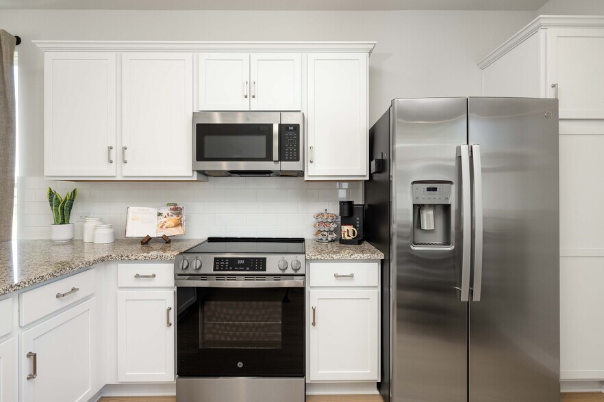 More Photos Of 2127 Hofstaat, New Braunfels Hospitality For Sale