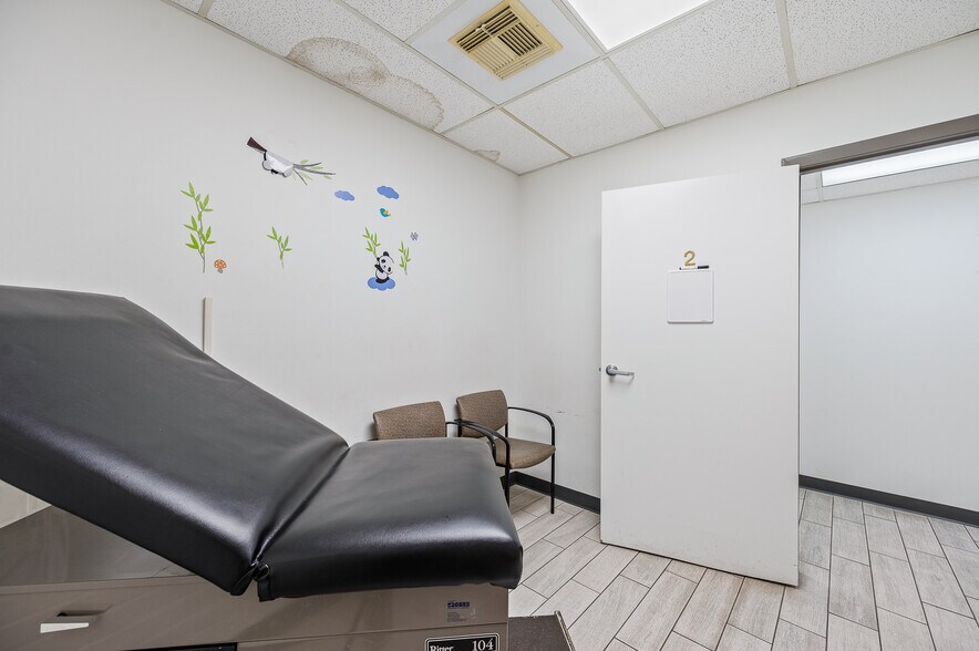 More Photos Of 3339 Fairview St, Pasadena Medical For Lease