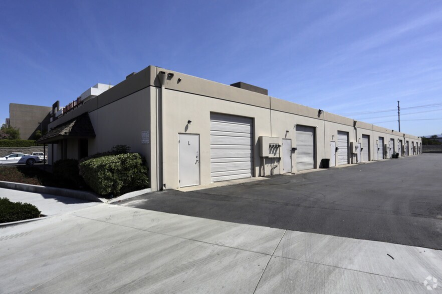 More Photos Of 1040 N Grove St, Anaheim Warehouse For Lease