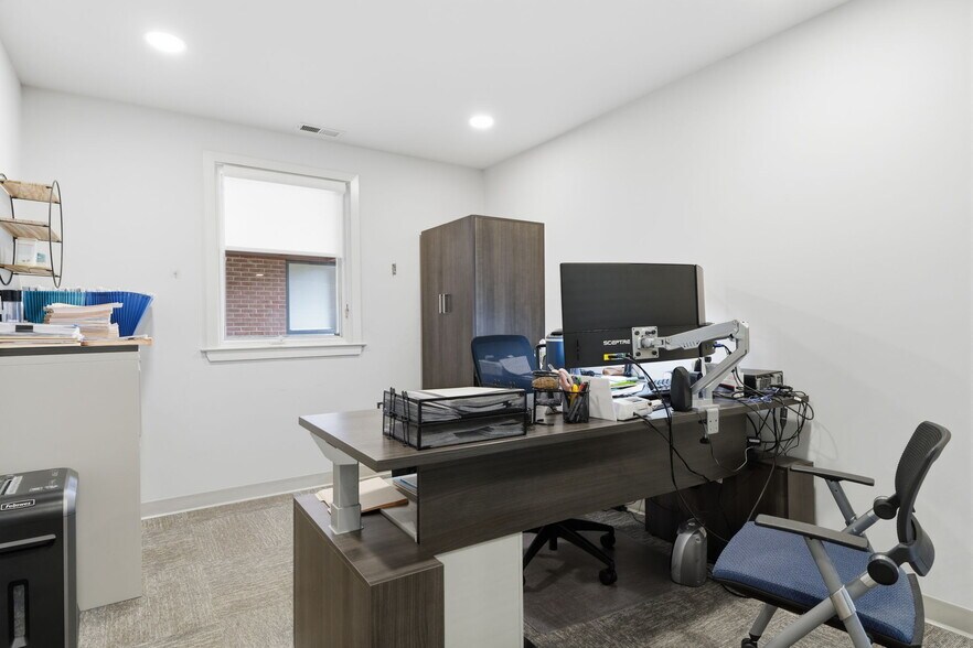 More Photos Of 402 Middletown Blvd, Langhorne Medical For Sale