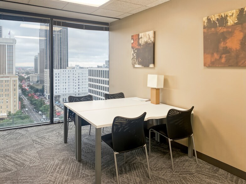 More Photos Of 650 Poydras St, New Orleans Coworking Space