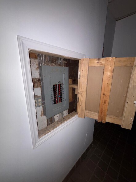 More Photos Of 975 Broadway St, Buffalo General Retail For Sale