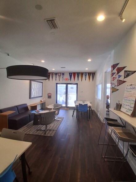 More Photos Of 4165-4169 Clark Rd, Sarasota Office For Sale