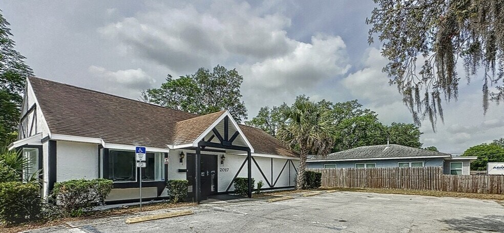 More Photos Of 2017 W Main St, Leesburg Office For Lease