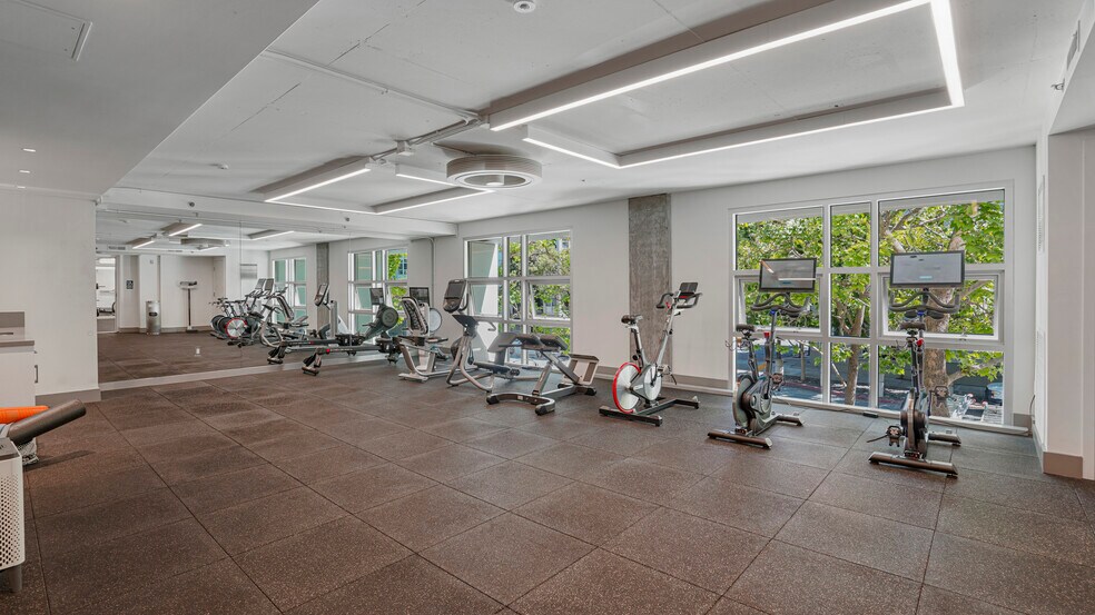 More Photos Of 200 Brannan St, San Francisco Apartments For Sale