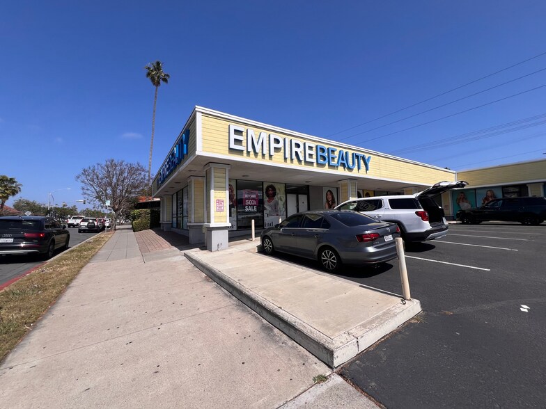 More Photos Of 1631-1637 Garnet Ave, San Diego General Retail For Sale